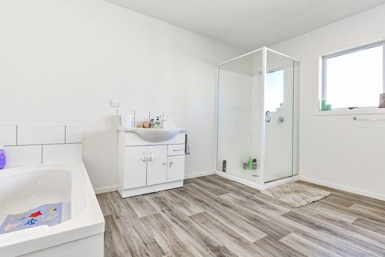 Photo of property in 28 Kiwi Lane, Camberley, Hastings, 4120