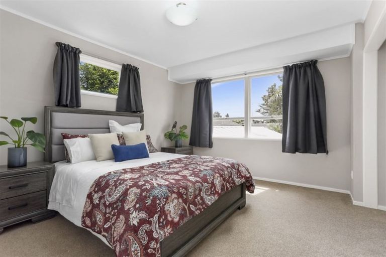 Photo of property in 29 Cron Avenue, Te Atatu South, Auckland, 0610