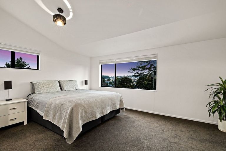 Photo of property in 117 Oreil Avenue, West Harbour, Auckland, 0618