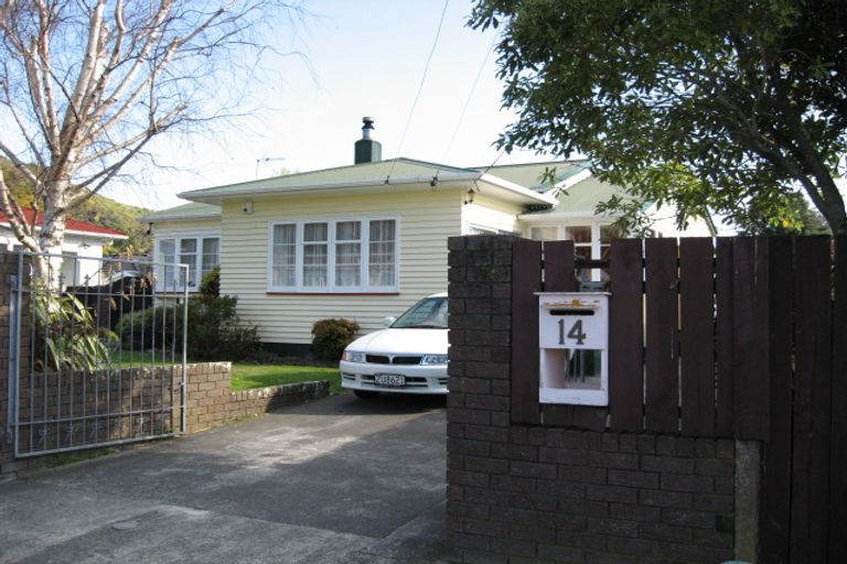 Photo of property in 14 Avon Street, Waterloo, Lower Hutt, 5011