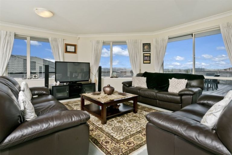 Photo of property in 39 Bluebird Crescent, Unsworth Heights, Auckland, 0632