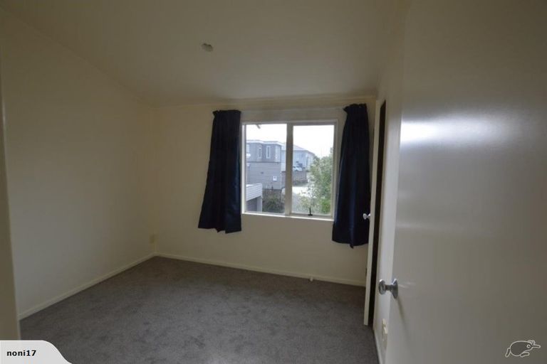 Photo of property in 4b/20 Ian Marwick Place, Birkenhead, Auckland, 0626