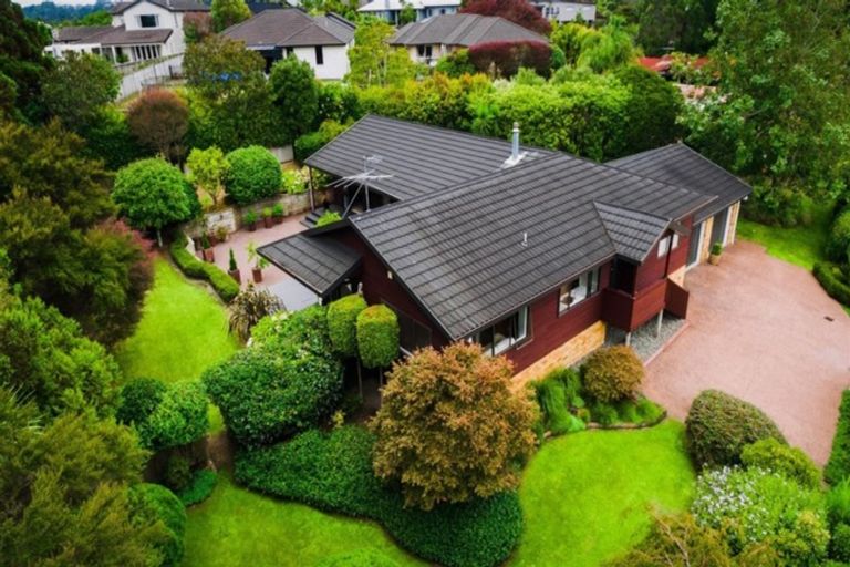 Photo of property in 16 The Close, Greenhithe, Auckland, 0632