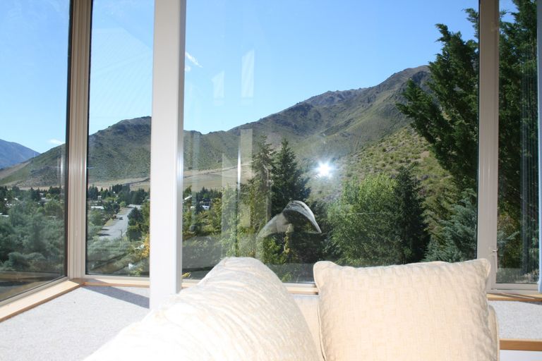 Photo of property in 22 Sutherland Road, Omarama, 9412