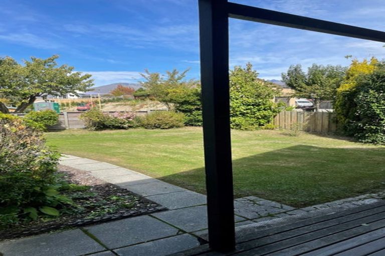 Photo of property in 11-13 Pritchard Street, Newlands, Wellington, 6037