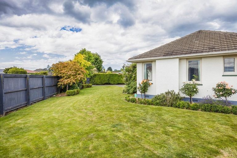 Photo of property in 12 Colman Avenue, Sockburn, Christchurch, 8042