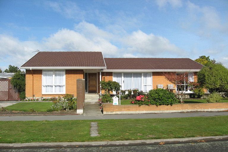 Photo of property in 74 Corfe Street, Ilam, Christchurch, 8041