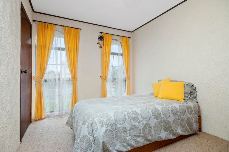 Photo of property in 4 Heron Place, Waiuku, 2123