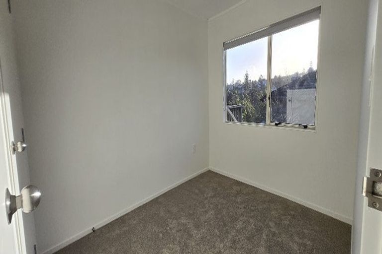 Photo of property in 2/24 Wylie Avenue, Sunnynook, Auckland, 0620
