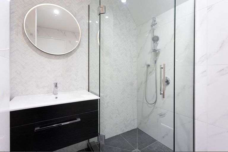 Photo of property in 4/12 Latimer Square, Christchurch Central, Christchurch, 8011
