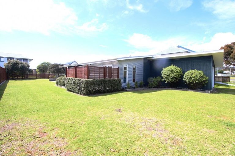 Photo of property in 170 Kowhai Avenue, Matarangi, Whitianga, 3592