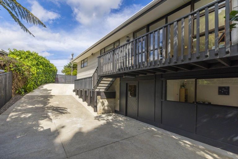 Photo of property in 50 Dale Road, Raumati South, Paraparaumu, 5032