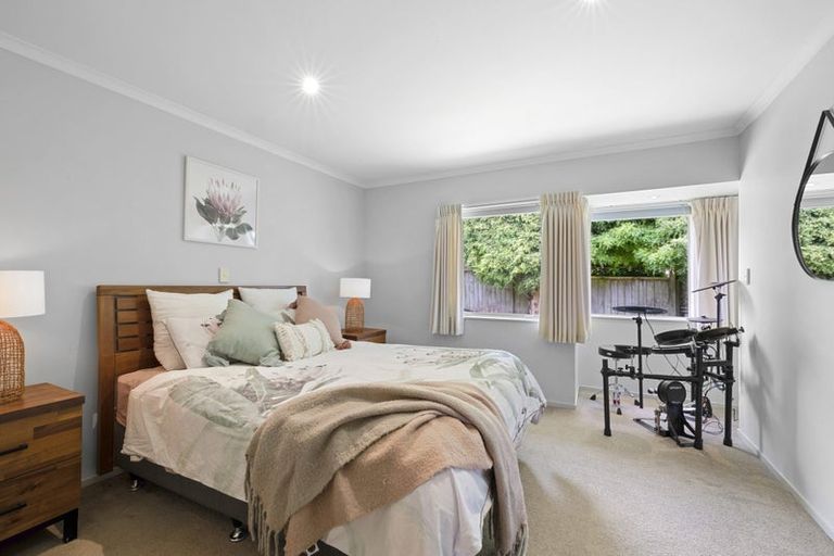 Photo of property in 1 Orlando Close, Frankleigh Park, New Plymouth, 4310