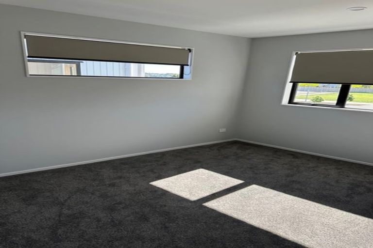 Photo of property in 33 Pilot Drive, Hobsonville, Auckland, 0616