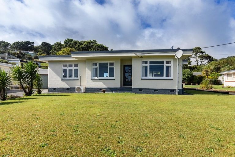 Photo of property in 35 Main South Road, Karoro, Greymouth, 7805
