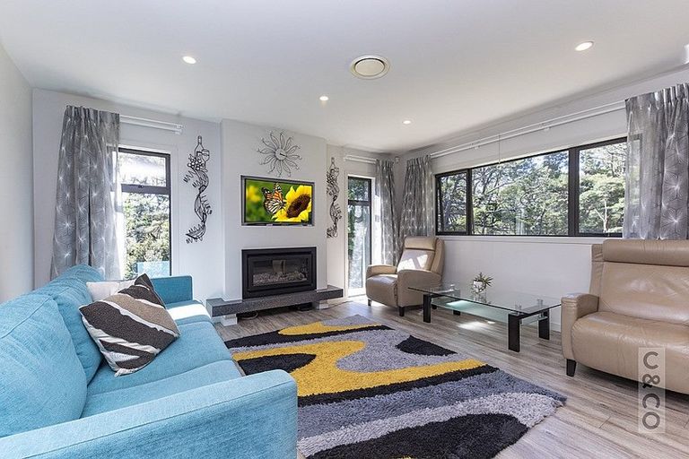 Photo of property in 22c Sunnyvale Road, Swanson, Auckland, 0614