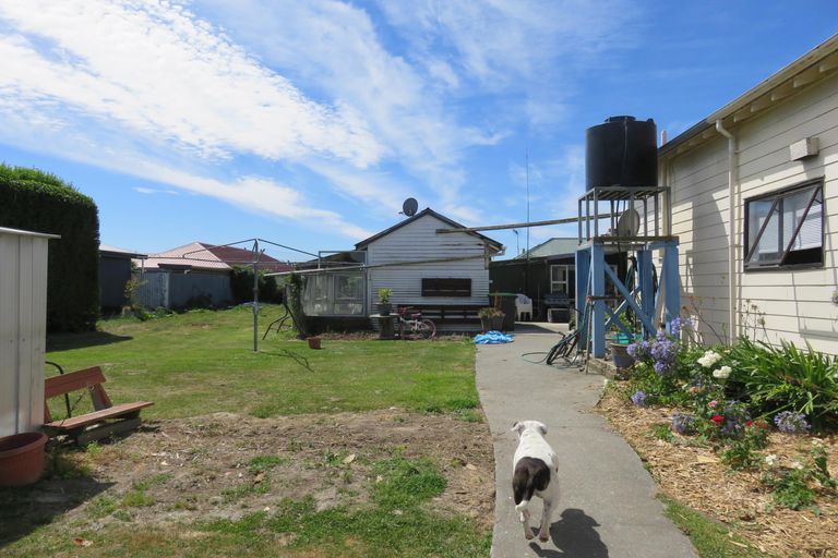 Photo of property in 5 Main Road, Pleasant Point, 7903