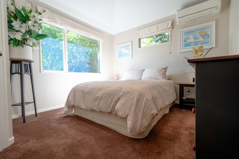 Photo of property in 1 Alfred Street, Northcote Point, Auckland, 0627