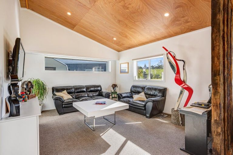 Photo of property in 170 Pomona Road, Kumeu, 0891