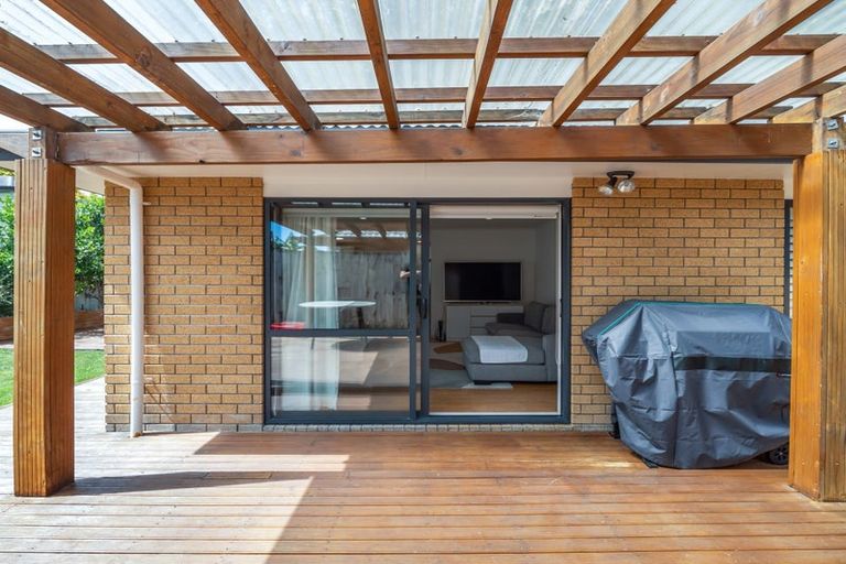 Photo of property in 8 Hansen Place, Takanini, 2112