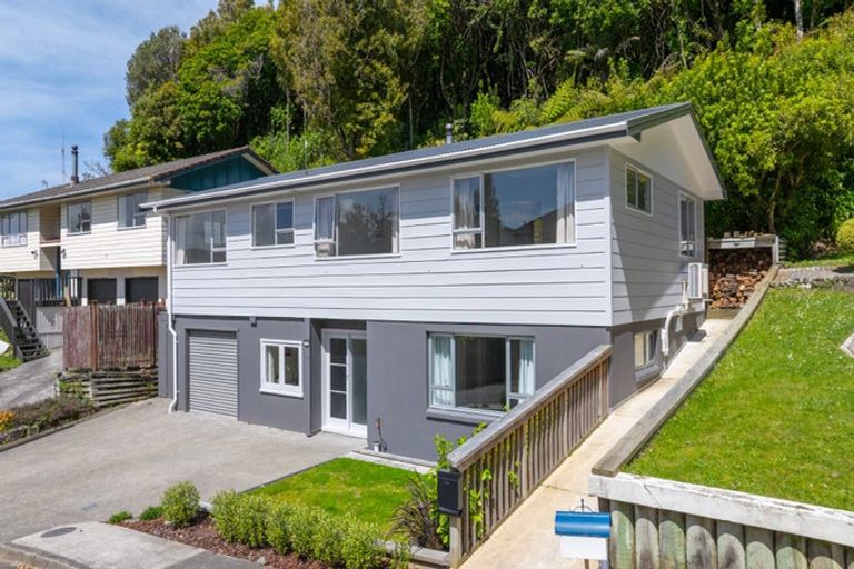 Photo of property in 20 Westhaven Drive, Tawa, Wellington, 5028