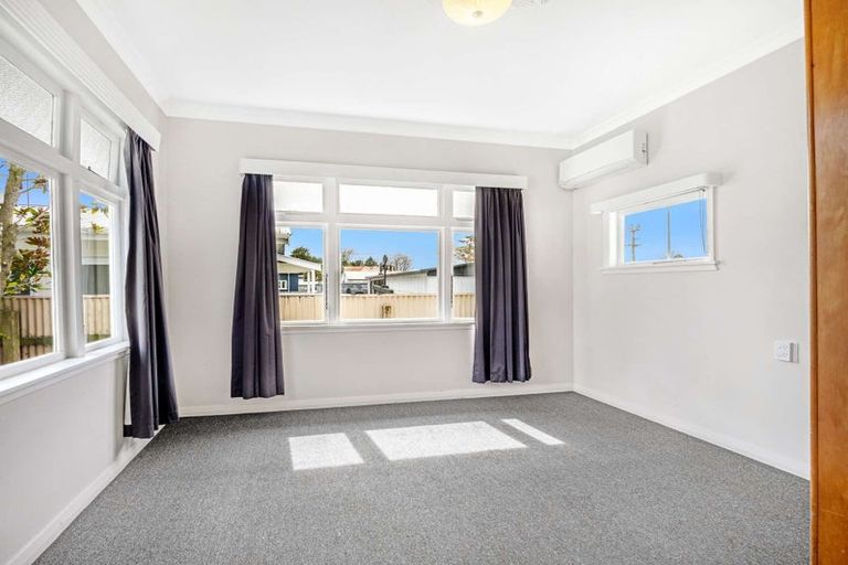 Photo of property in 104 Bartholomew Road, Levin, 5510