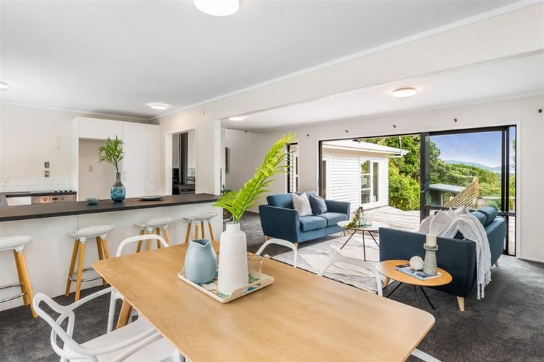 Photo of property in 50 Winara Avenue, Waikanae, 5036