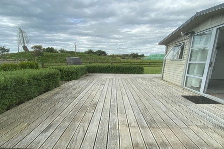 Photo of property in 175 Derham Road, Te Horo, Otaki, 5581