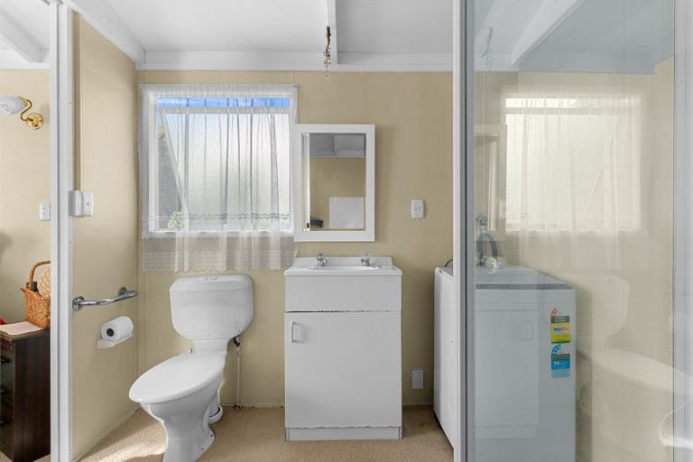 Photo of property in 6 Whareora Road, Kensington, Whangarei, 0112