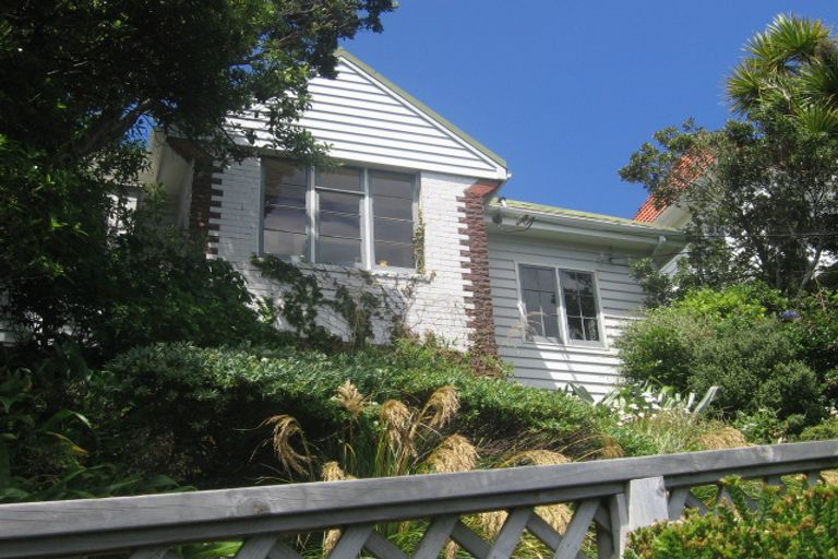 Photo of property in 39 Fairview Crescent, Kelburn, Wellington, 6012