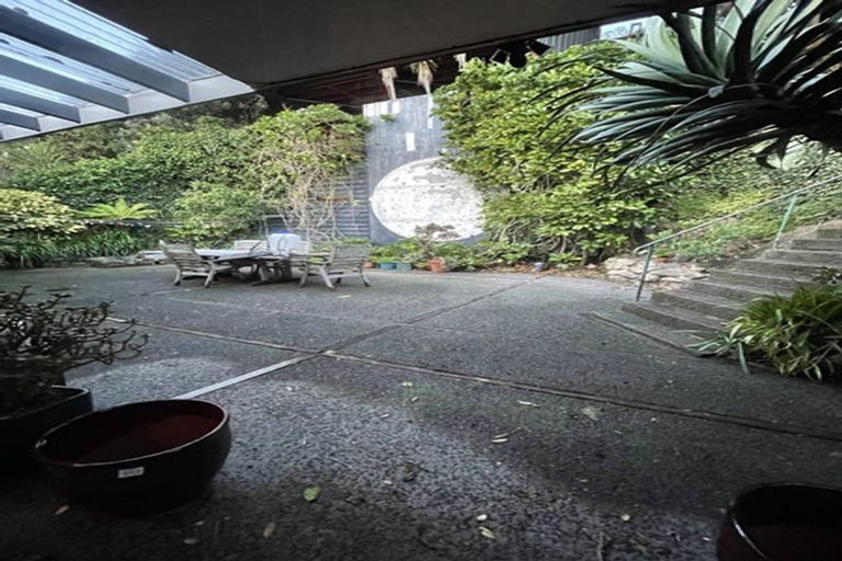 Photo of property in 24 Beacon Hill Road, Strathmore Park, Wellington, 6022