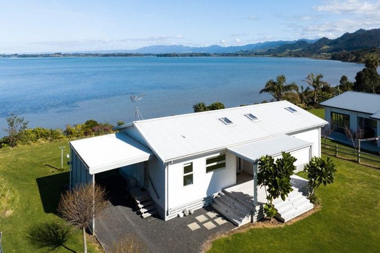 Photo of property in 28 Sandleigh Drive, Athenree, Katikati, 3177