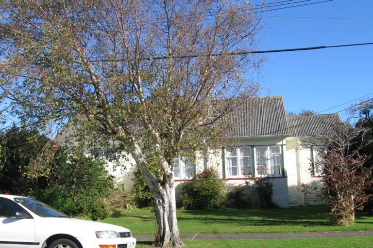 Photo of property in 2 Avery Grove, Boulcott, Lower Hutt, 5011