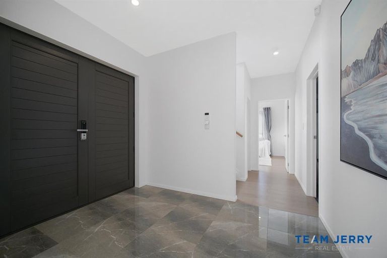 Photo of property in 76 Donegal Park Drive, Flat Bush, Auckland, 2019