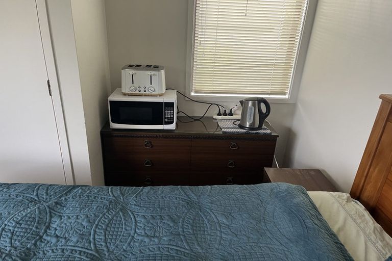 Photo of property in 2/94 Norwood Road, Bayswater, Auckland, 0622