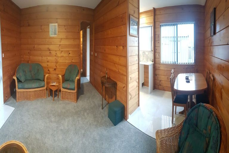 Photo of property in 3/32 Great South Road, Papakura, 2110