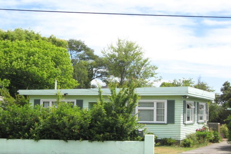 Photo of property in 38 Cuffs Road, Wainoni, Christchurch, 8061