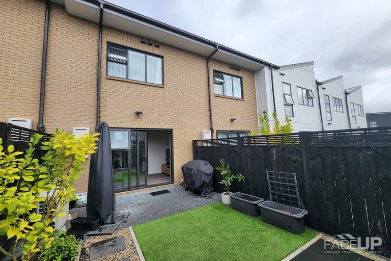 Photo of property in 20 Manarini Road, Westgate, Auckland, 0614