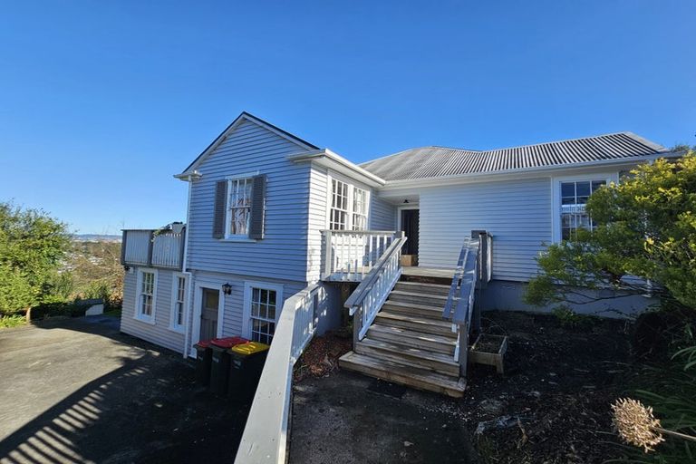 Photo of property in 103 Luckens Road, West Harbour, Auckland, 0618