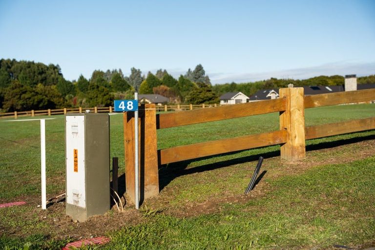 Photo of property in 48 Ochail Way, Otatara, 9879