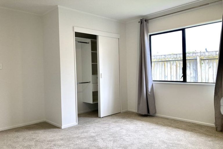 Photo of property in 2/279 Hobsonville Road, Hobsonville, Auckland, 0618