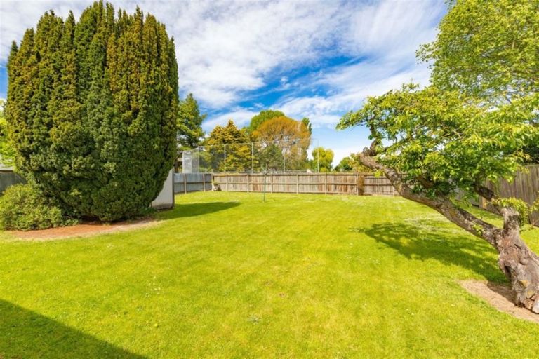 Photo of property in 33 Guildford Street, Burnside, Christchurch, 8053