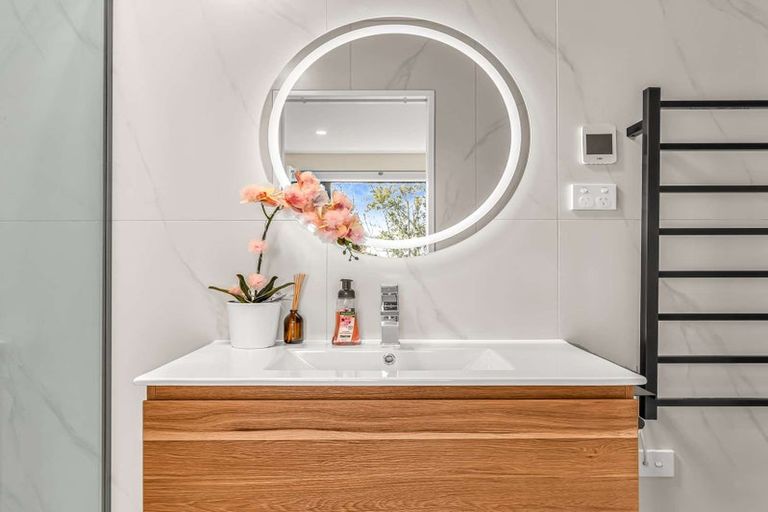 Photo of property in 6/684 Te Atatu Road, Te Atatu Peninsula, Auckland, 0610