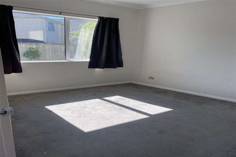 Photo of property in 21d Stamford Crescent, Flat Bush, Auckland, 2019