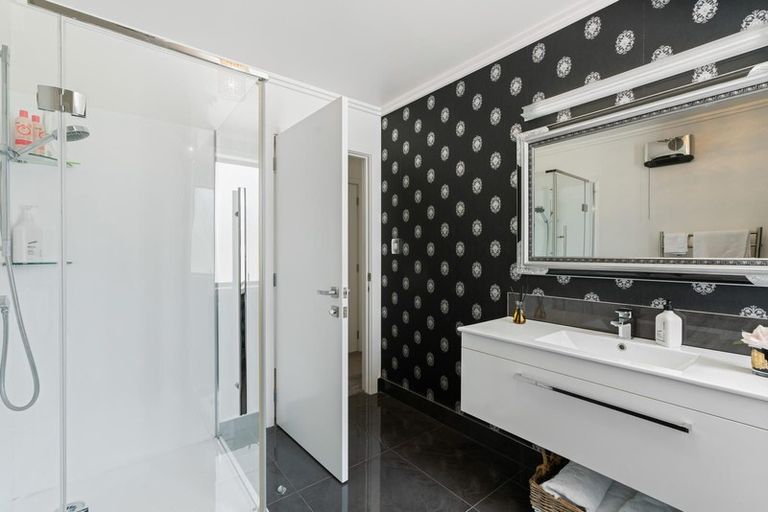 Photo of property in 16 Sunhaven Cove, Cromwell, 9310