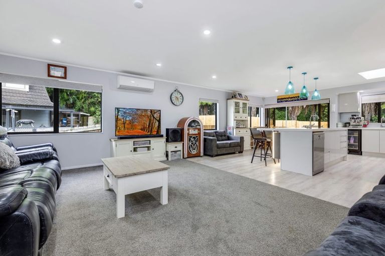 Photo of property in 178 Everglade Drive, Totara Heights, Auckland, 2105