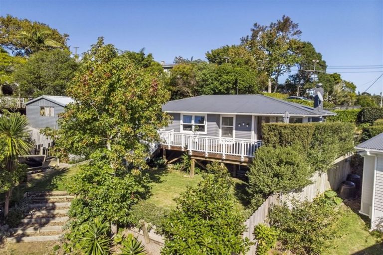 Photo of property in 3 Catrina Avenue, Birkenhead, Auckland, 0626