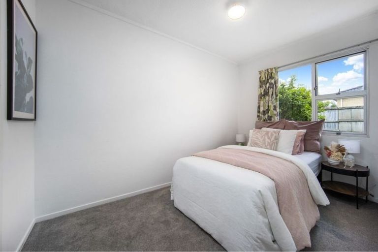 Photo of property in 3/45 Blockhouse Bay Road, Avondale, Auckland, 1026