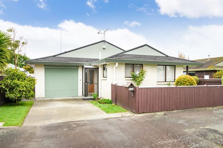 Photo of property in 4 Mcarthur Street, Terrace End, Palmerston North, 4410