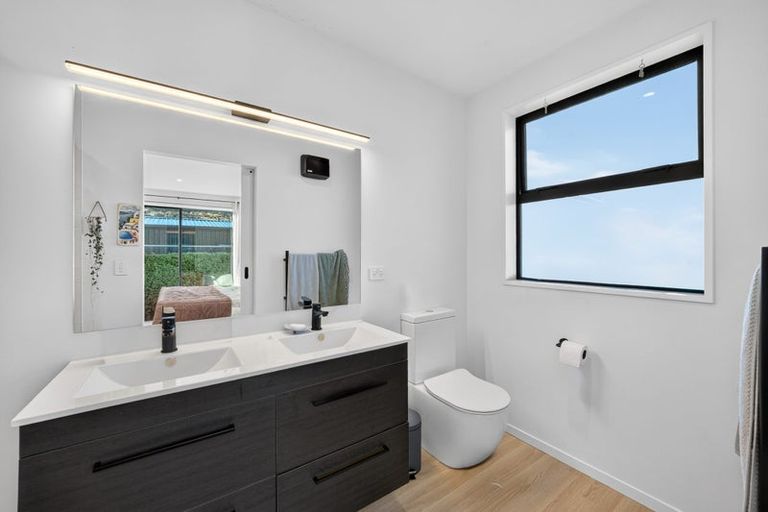Photo of property in 79 Bannister Street, Jacks Point, Queenstown, 9371